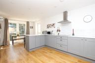 Eastfield Avenue, Weston