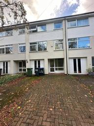 B Lillington Avenue, Town Centre