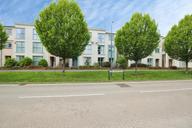 Long Down Avenue, Cheswick Village