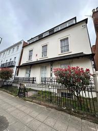 3 Clarendon Place, Town Centre