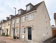 Station Court, Kingswood