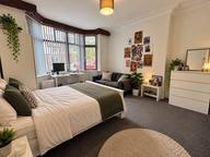 Harlaxton Drive, Lenton