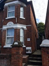 Newcombe Road, The Polygon
