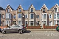 Gwydr Crescent, Uplands