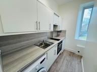 Esslemont Avenue, C, Rosemount