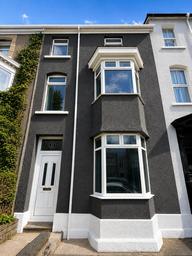 Eaton Crescent, Uplands