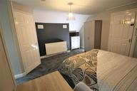 Norwood Grove, Hyde Park