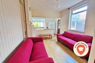 Longmead Avenue, Bishopston