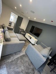 Uplands Crescent, Uplands