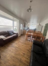 Gwydr Crescent Uplands, Uplands