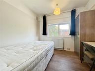 Larchwood Drive, Egham