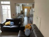 Pitcroft Avenue, Earley