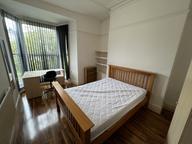 Uplands Crescent, Uplands