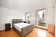 Westferry Road, Canary Wharf