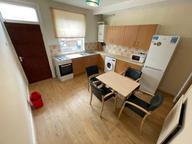 Welton Grove, Hyde Park