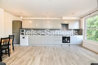 Lockesfield Place, Canary Wharf