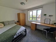 Russell Street, Radford