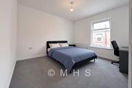 Welton Grove, Hyde Park