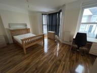 Hawthorne Avenue, Uplands