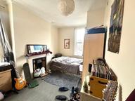 Brudenell Road, Hyde Park