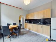 Uplands Crescent, Uplands