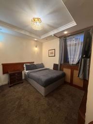 Great West Road, Hackney