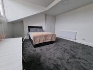 Cardigan Road, Hyde Park