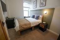 Gwydr Crescent, Uplands