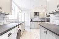 Beresford Avenue, Beverley Road