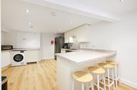 Travis Place, Broomhall