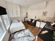 Norwood Terrace Bedsit 3, Hyde Park