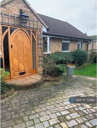 Sycamore Avenue, Hatfield