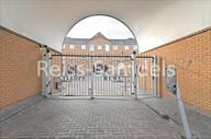 Cyclops Mews, Canary Wharf