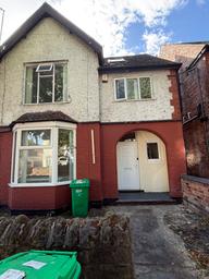 Harlaxton Drive, Lenton
