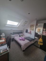 Brudenell Road, Hyde Park