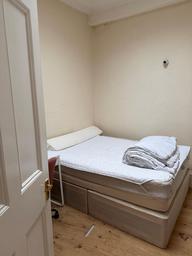 18 Commercial Street, Central