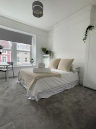 Eaton Crescent, Uplands