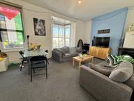 Uplands Crescent, Uplands