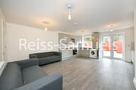 Lockesfield Place, Canary Wharf