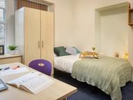 Cable Street, Town Centre