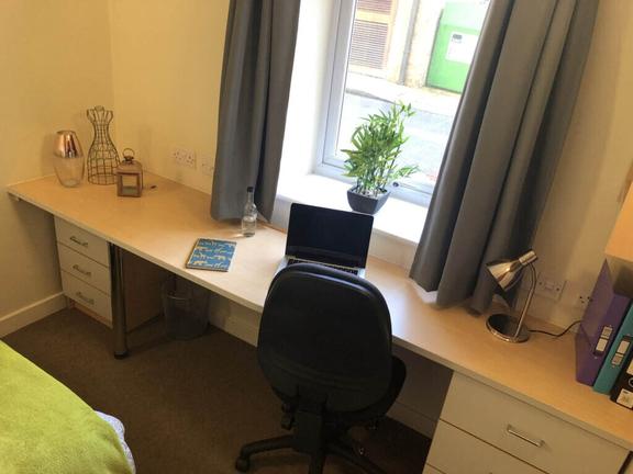 6 bedroom student apartment in Great Horton, Bradford