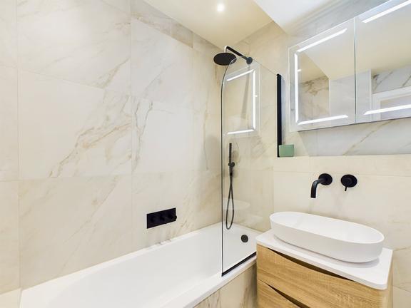 2 bedroom student apartment in Marylebone, London