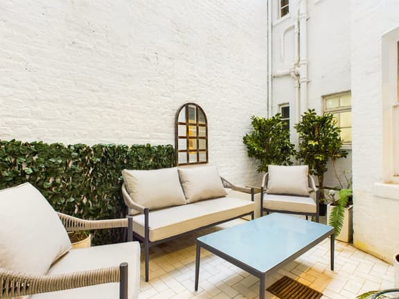 2 bedroom student apartment in Chelsea, London