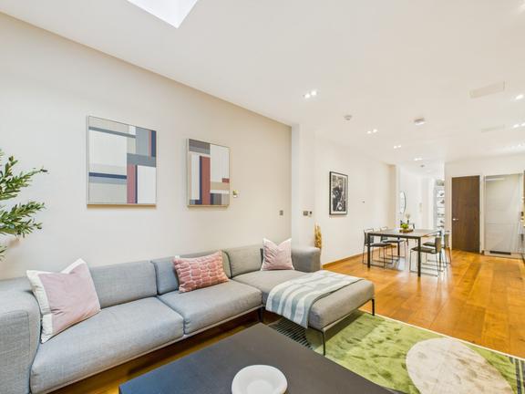 2 bedroom student apartment in Camden, London