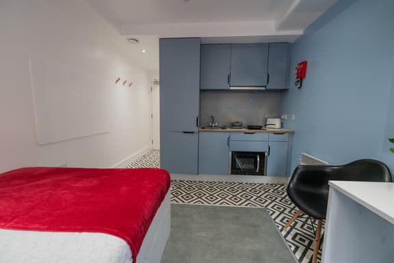 1 bedroom student apartment in City Centre, Coventry
