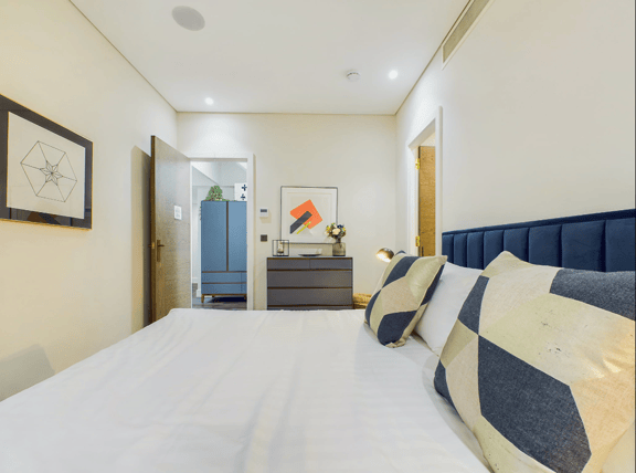 2 bedroom student apartment in Soho, London