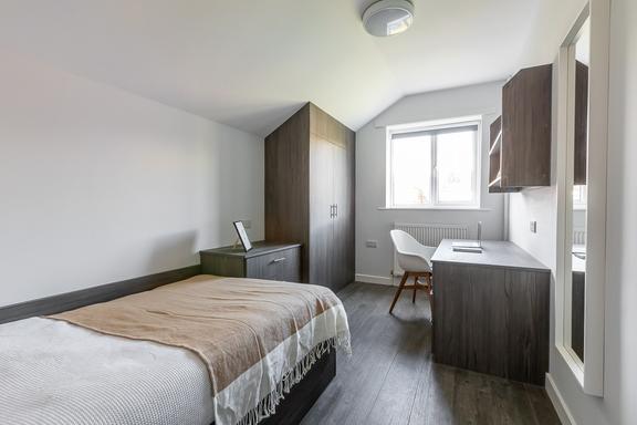 4 bedroom student apartment in Hyde Park, Leeds