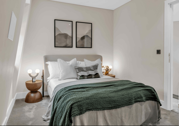 2 bedroom student apartment in Soho, London
