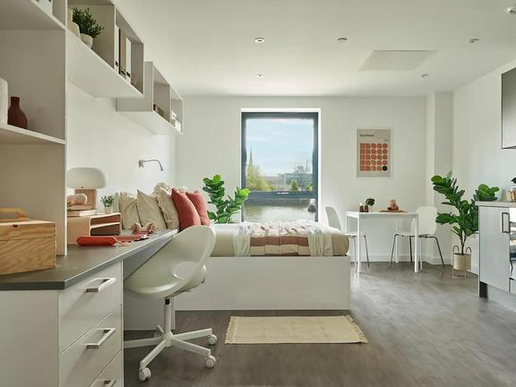 6 bedroom student apartment in Mutley Plain, Plymouth