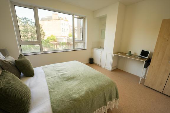 11 bedroom student apartment in Paddington, London